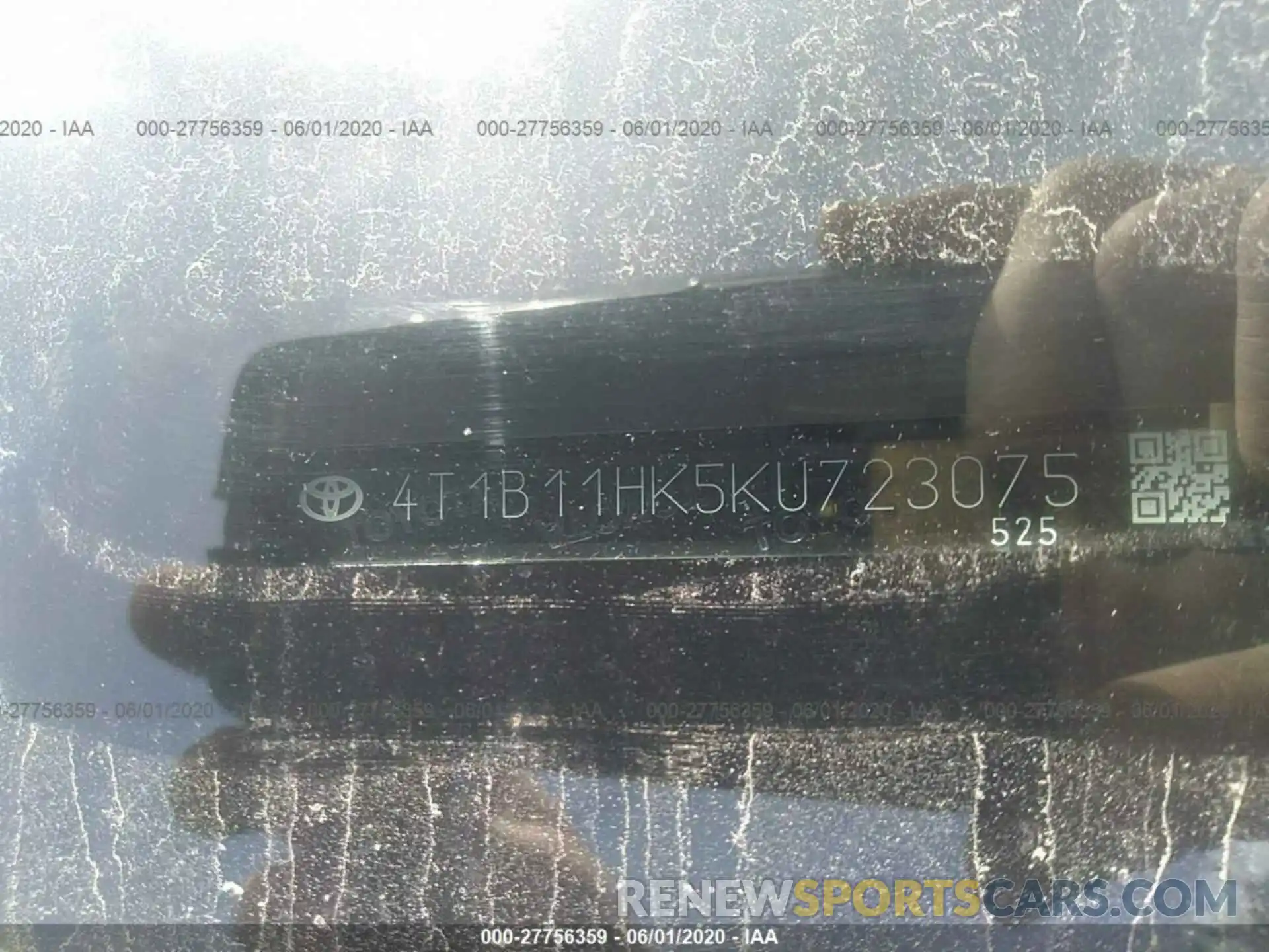 9 Photograph of a damaged car 4T1B11HK5KU723075 TOYOTA CAMRY 2019