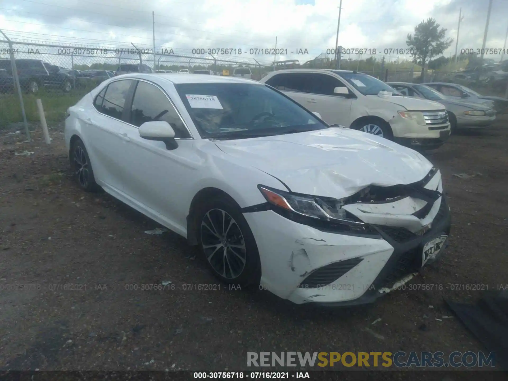 1 Photograph of a damaged car 4T1B11HK5KU724288 TOYOTA CAMRY 2019