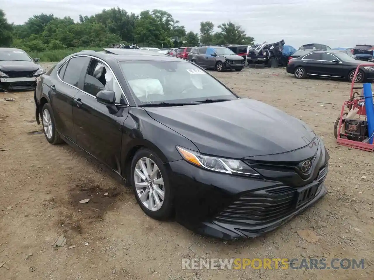 1 Photograph of a damaged car 4T1B11HK5KU724436 TOYOTA CAMRY 2019