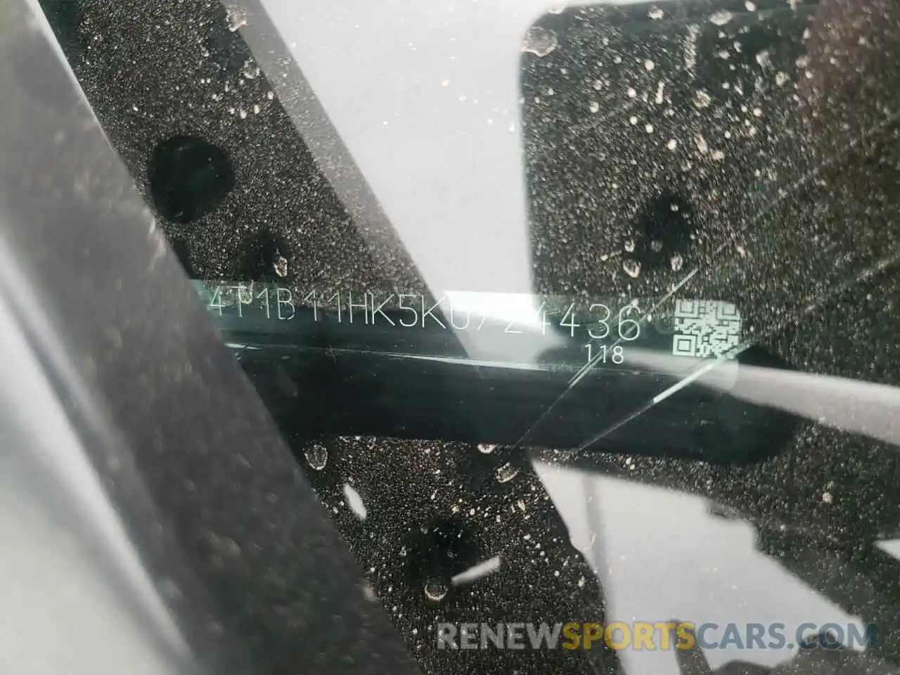 10 Photograph of a damaged car 4T1B11HK5KU724436 TOYOTA CAMRY 2019