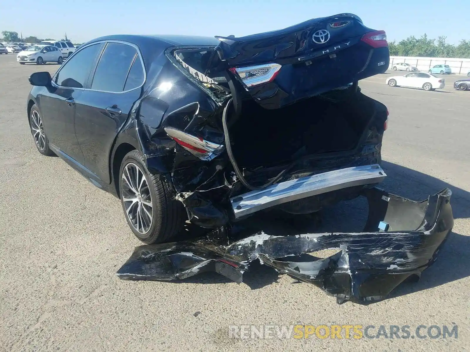 3 Photograph of a damaged car 4T1B11HK5KU725103 TOYOTA CAMRY 2019