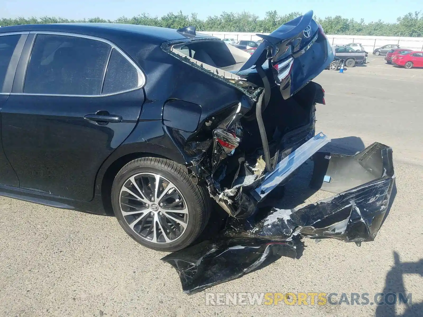 9 Photograph of a damaged car 4T1B11HK5KU725103 TOYOTA CAMRY 2019