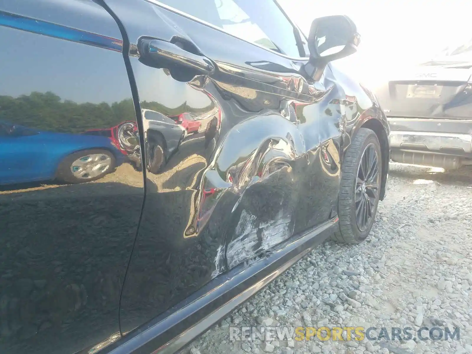 9 Photograph of a damaged car 4T1B11HK5KU725991 TOYOTA CAMRY 2019