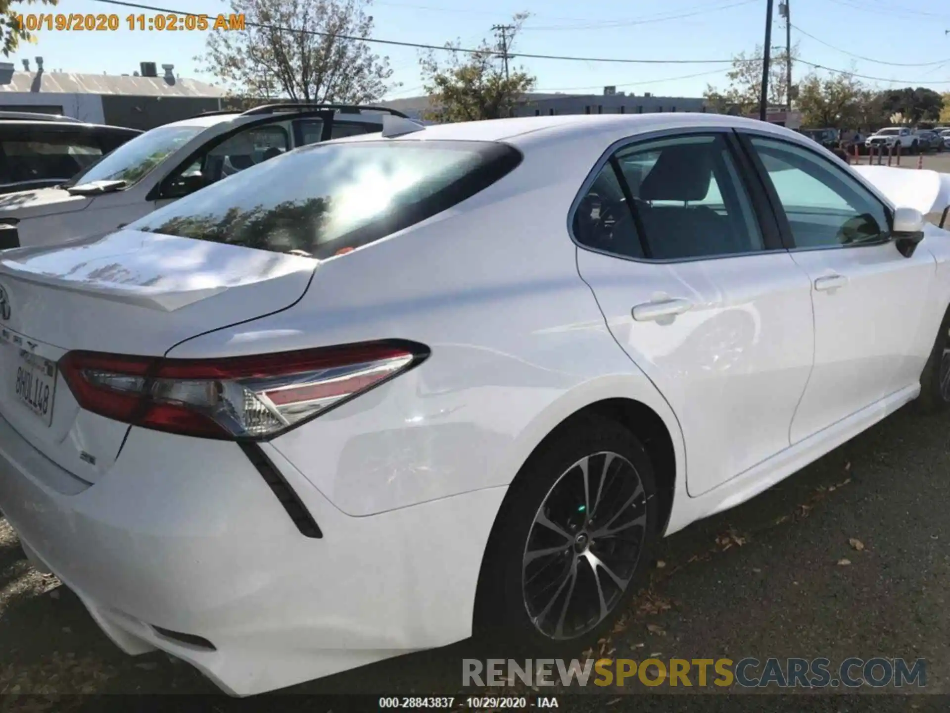 15 Photograph of a damaged car 4T1B11HK5KU728938 TOYOTA CAMRY 2019