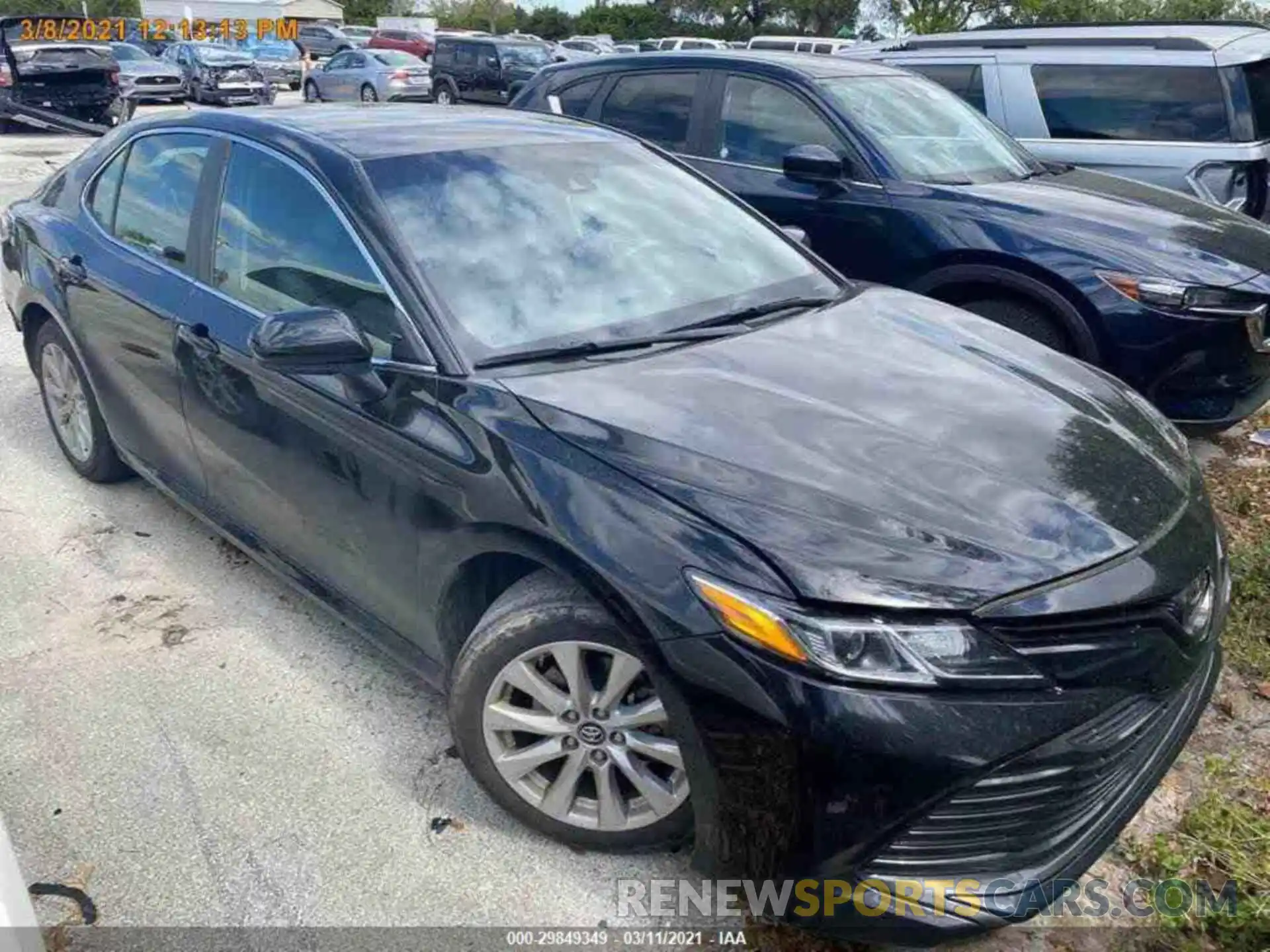 13 Photograph of a damaged car 4T1B11HK5KU729975 TOYOTA CAMRY 2019