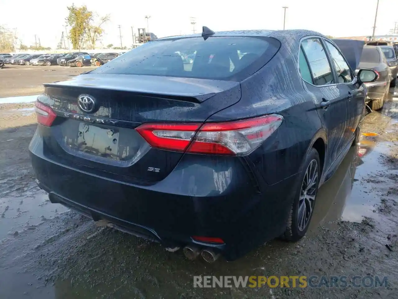 4 Photograph of a damaged car 4T1B11HK5KU730060 TOYOTA CAMRY 2019