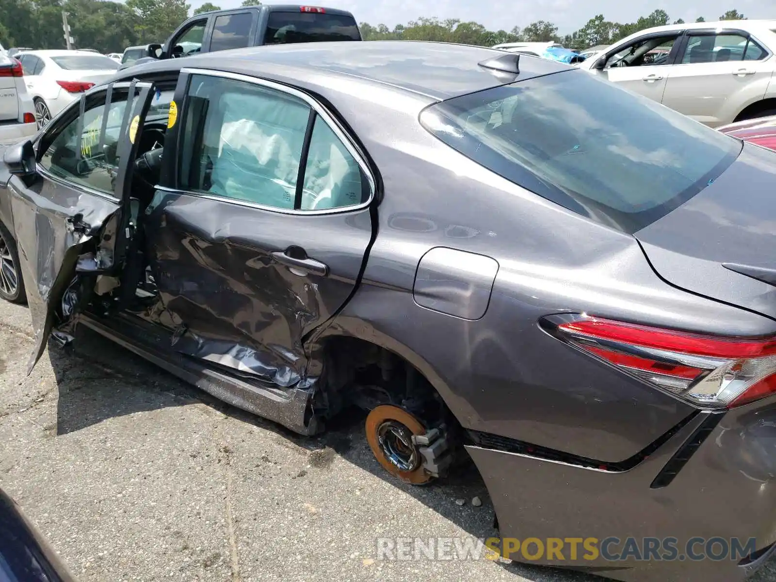 9 Photograph of a damaged car 4T1B11HK5KU730723 TOYOTA CAMRY 2019