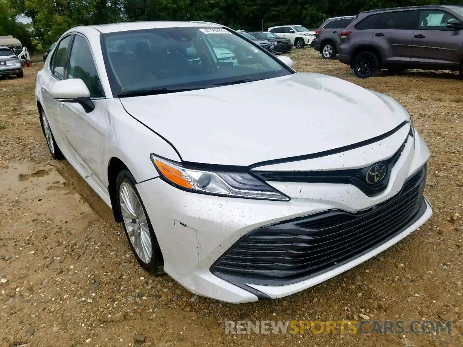 1 Photograph of a damaged car 4T1B11HK5KU733248 TOYOTA CAMRY 2019