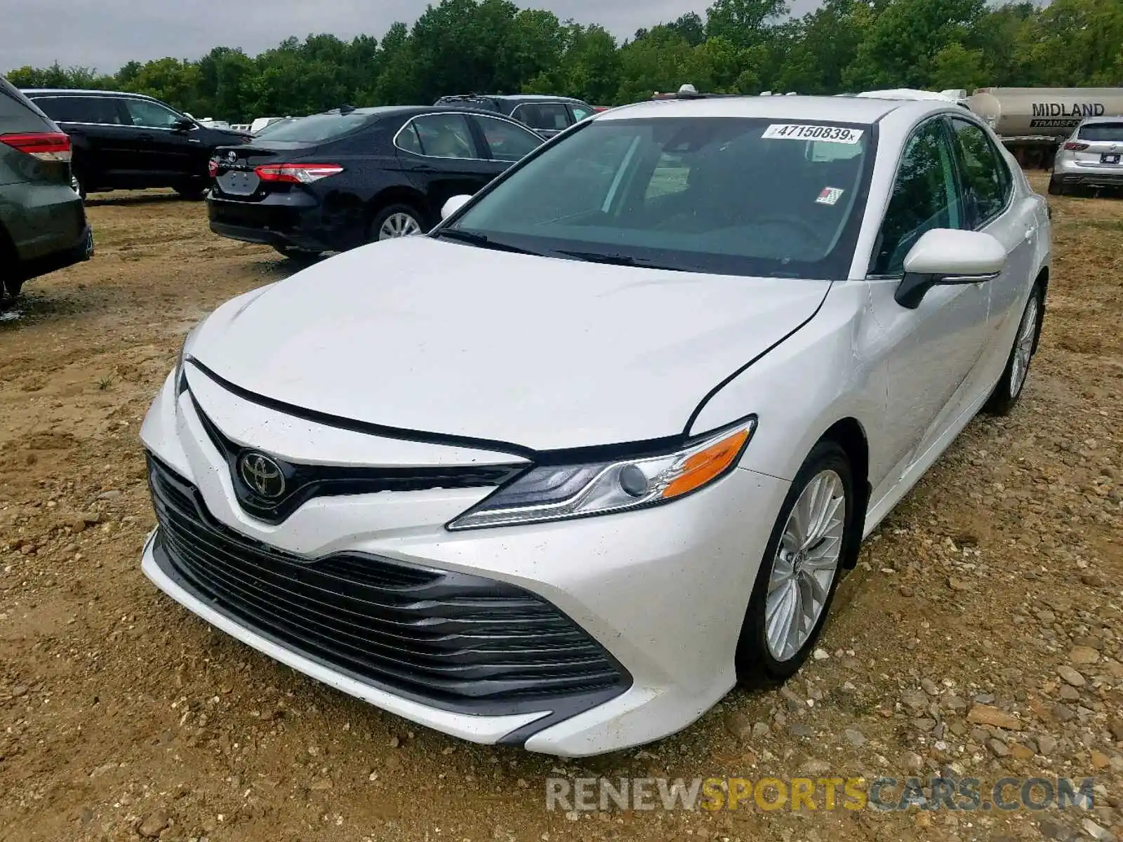 2 Photograph of a damaged car 4T1B11HK5KU733248 TOYOTA CAMRY 2019