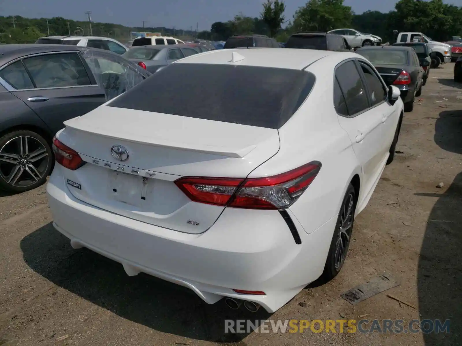 4 Photograph of a damaged car 4T1B11HK5KU735419 TOYOTA CAMRY 2019