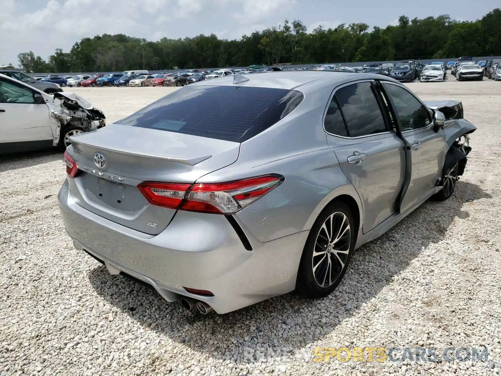 4 Фотография поврежденного автомобиля 4T1B11HK5KU736067 TOYOTA CAMRY 2019