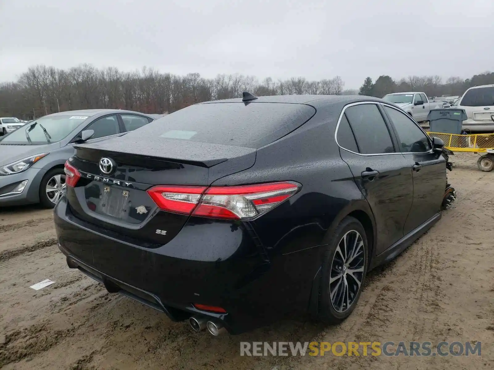 4 Photograph of a damaged car 4T1B11HK5KU738532 TOYOTA CAMRY 2019