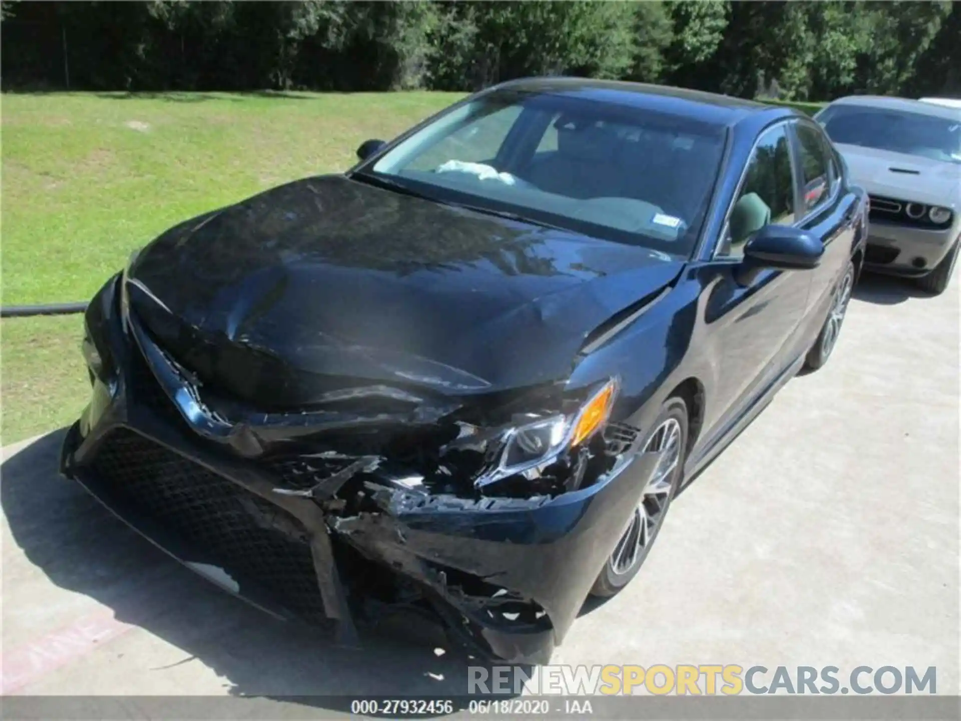 1 Photograph of a damaged car 4T1B11HK5KU738613 TOYOTA CAMRY 2019