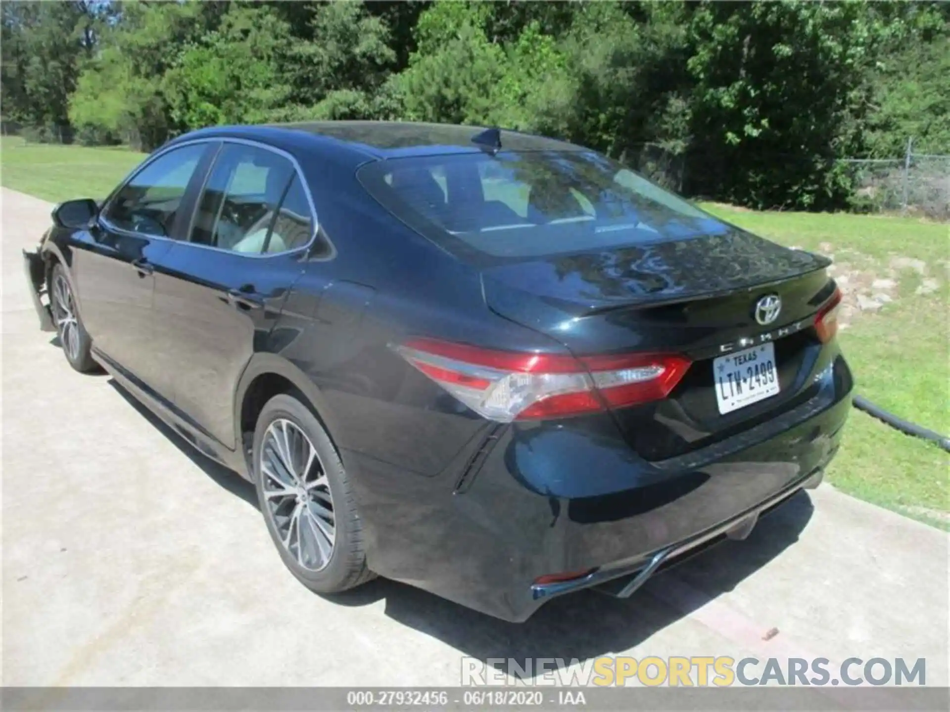 5 Photograph of a damaged car 4T1B11HK5KU738613 TOYOTA CAMRY 2019