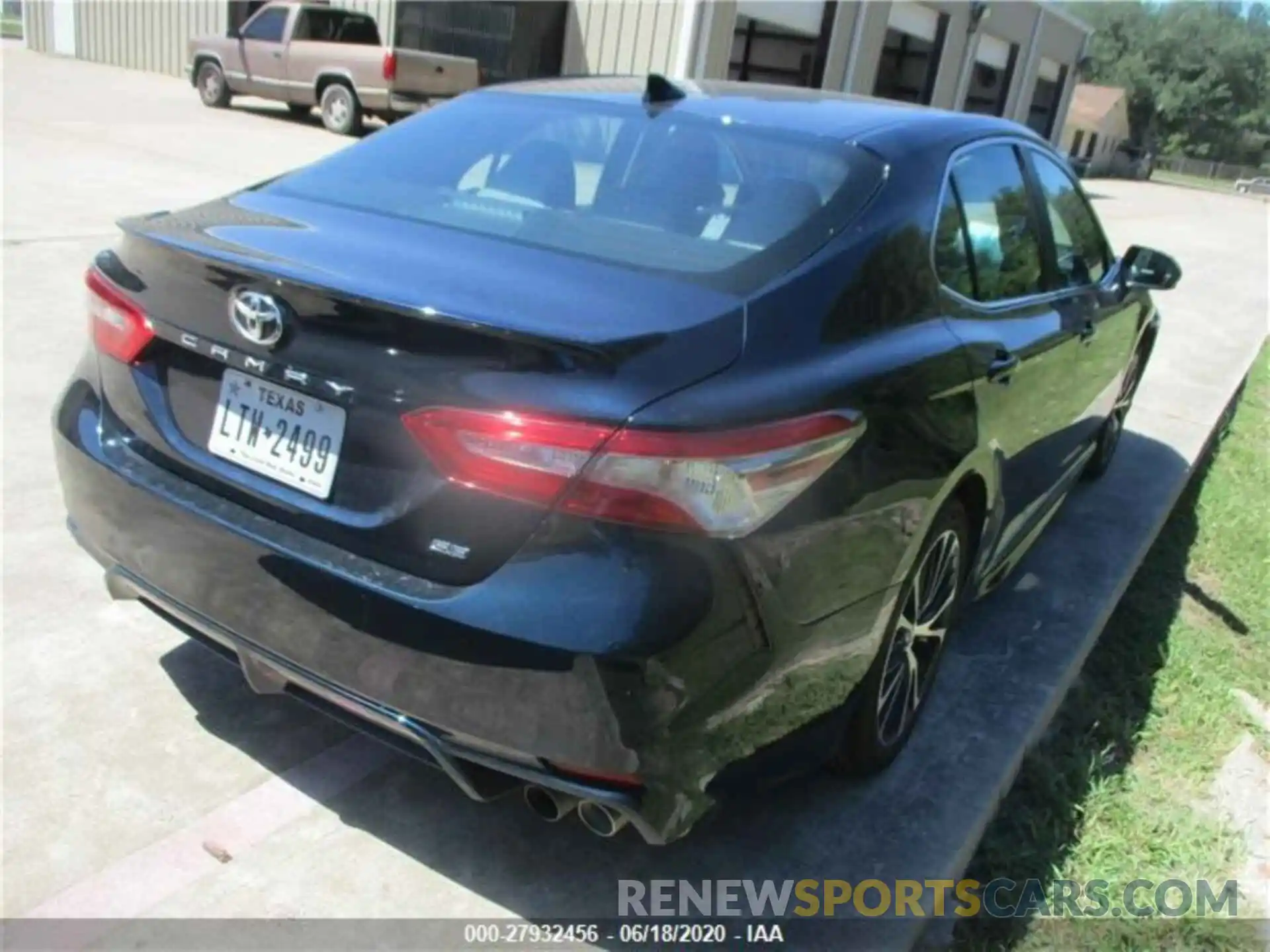 6 Photograph of a damaged car 4T1B11HK5KU738613 TOYOTA CAMRY 2019