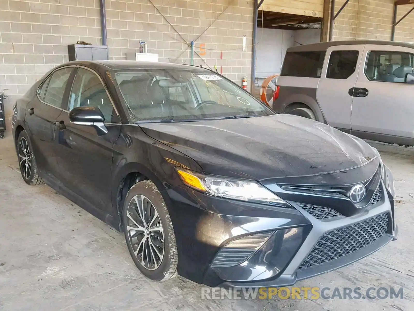 1 Photograph of a damaged car 4T1B11HK5KU738921 TOYOTA CAMRY 2019