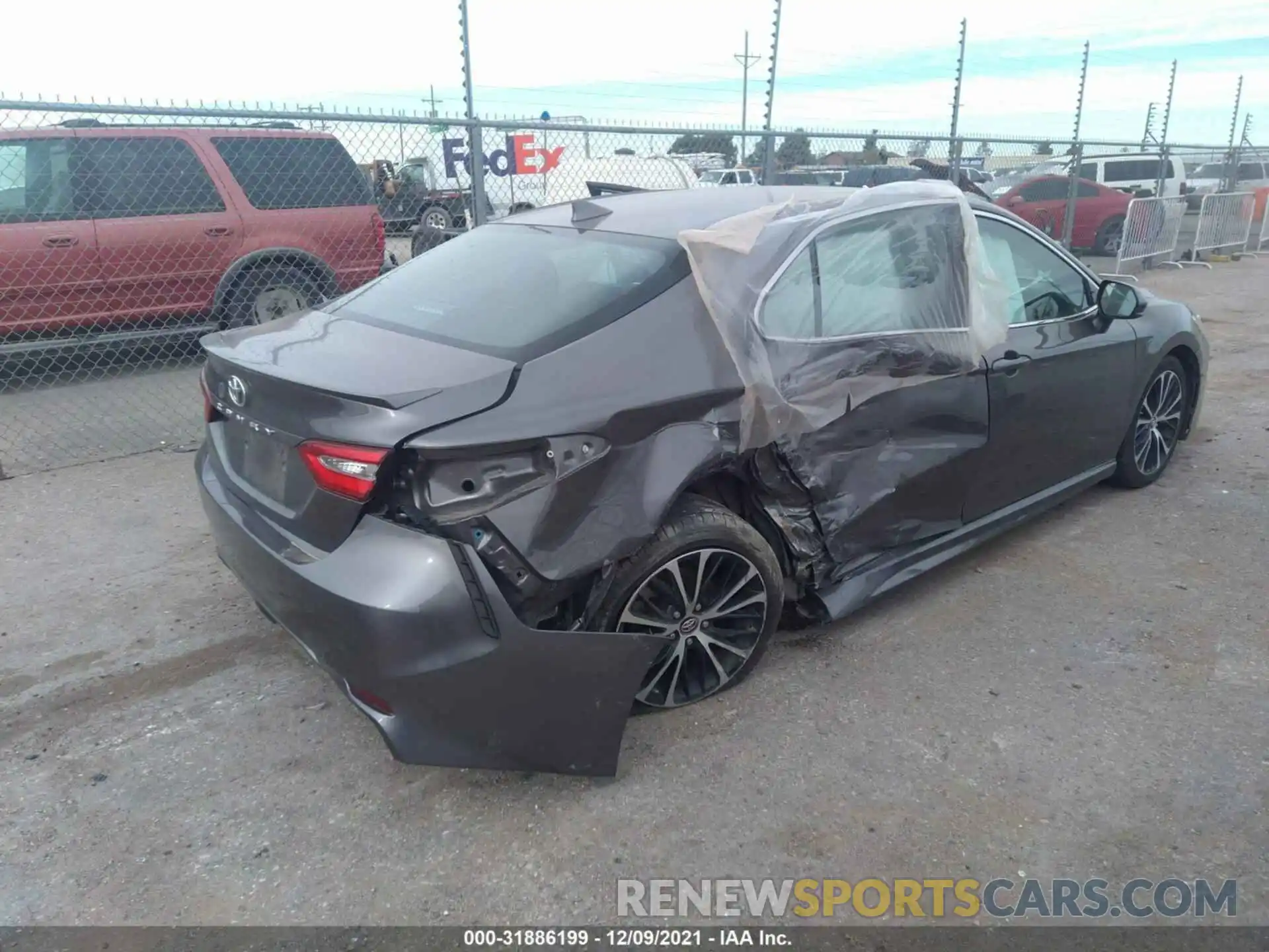 4 Photograph of a damaged car 4T1B11HK5KU739342 TOYOTA CAMRY 2019