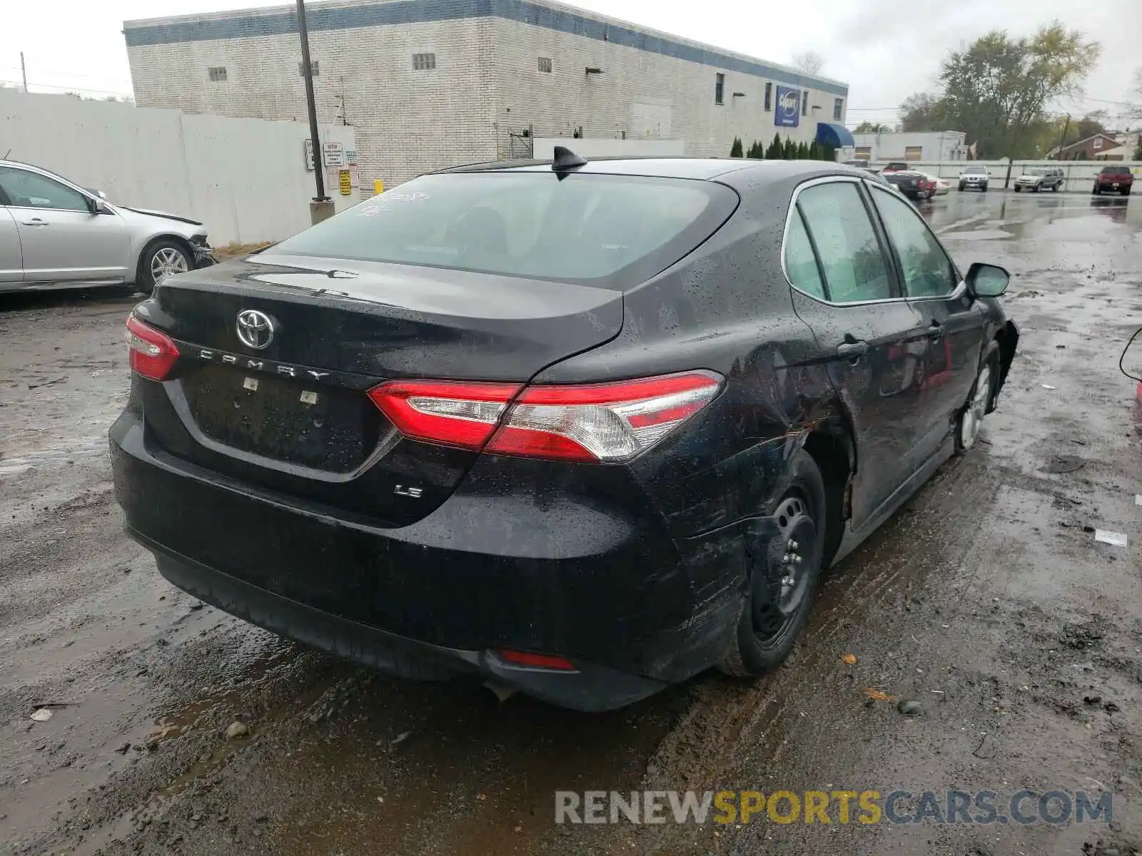 4 Photograph of a damaged car 4T1B11HK5KU740278 TOYOTA CAMRY 2019