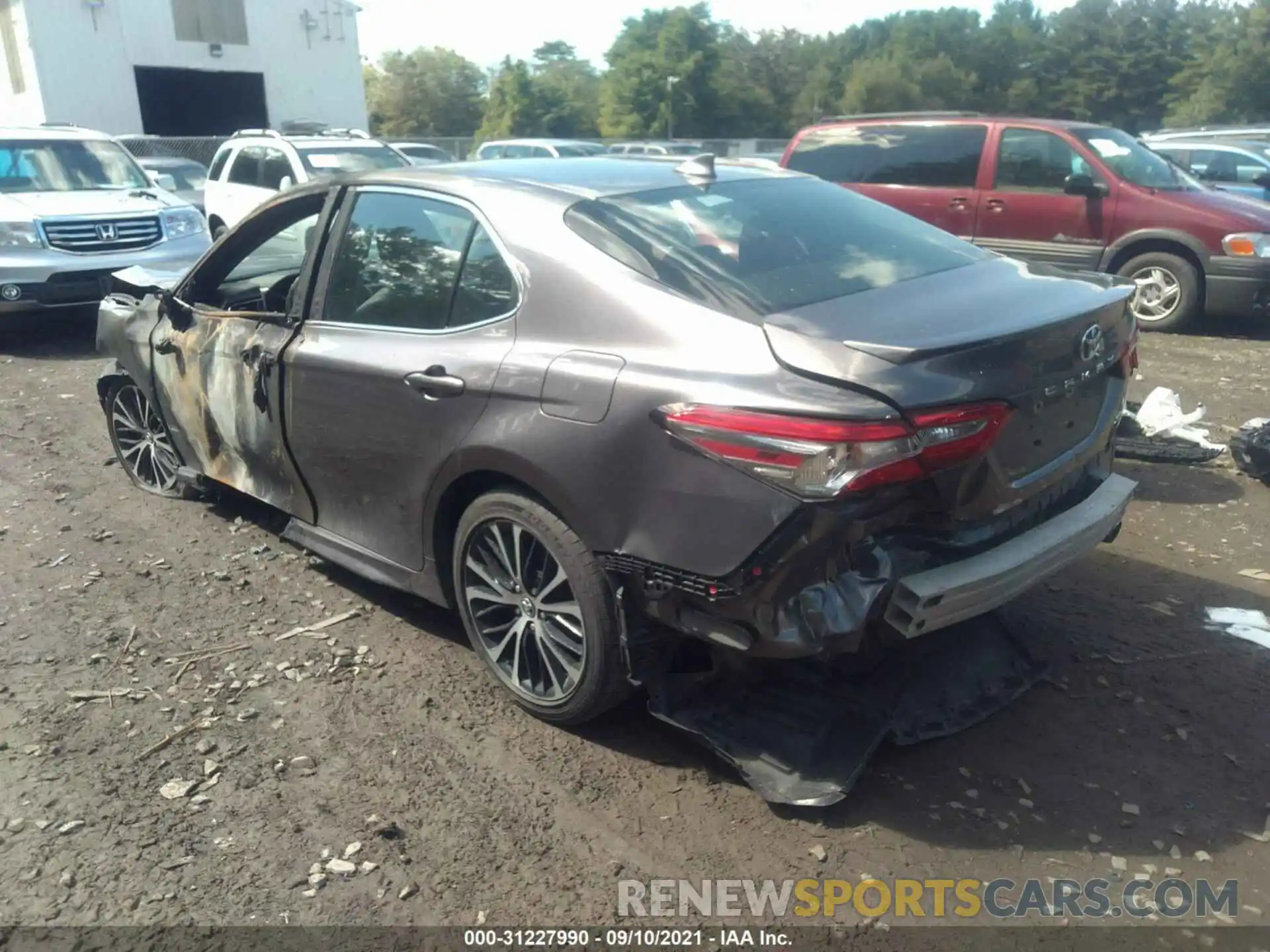 3 Photograph of a damaged car 4T1B11HK5KU740698 TOYOTA CAMRY 2019