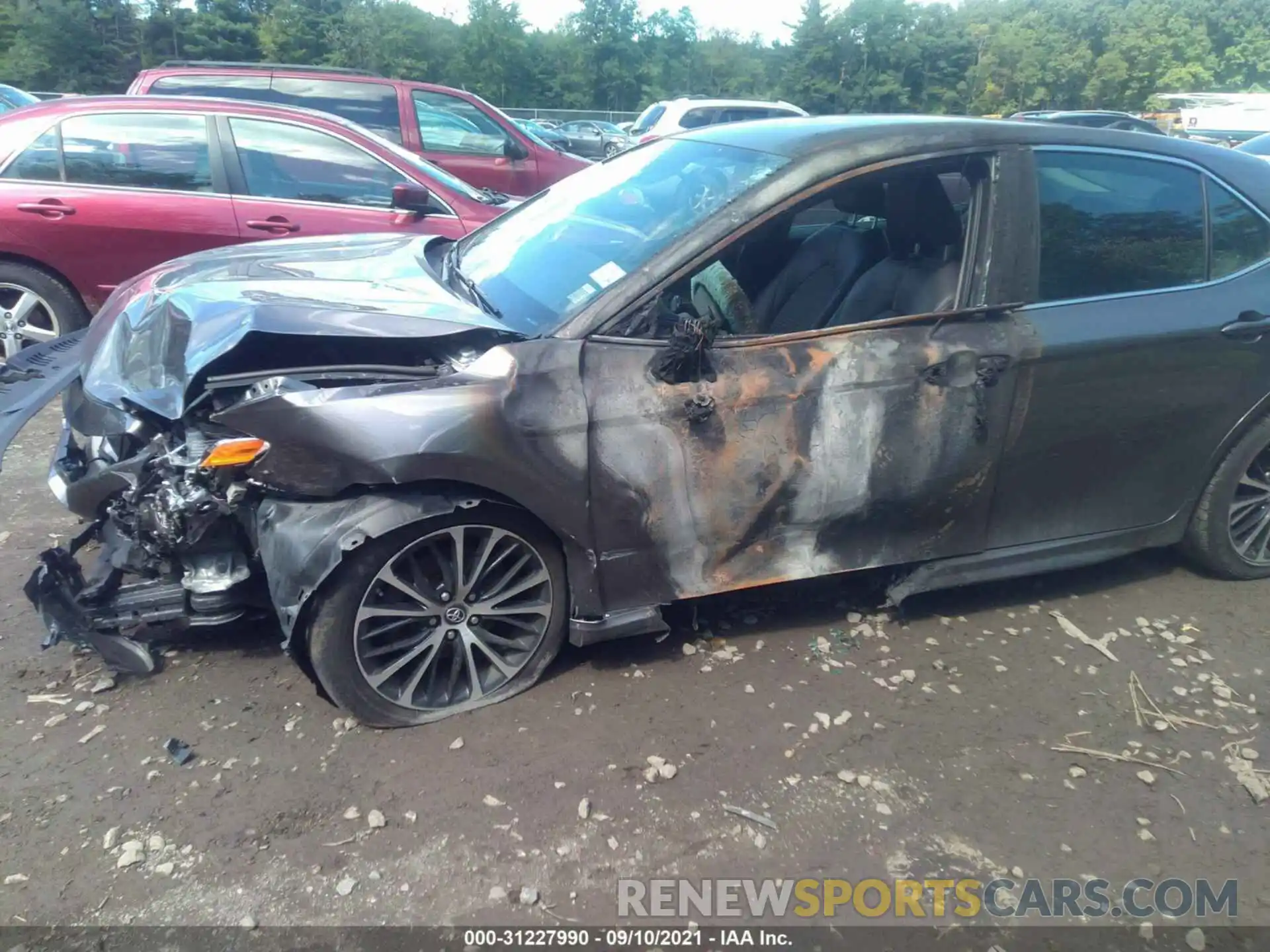 6 Photograph of a damaged car 4T1B11HK5KU740698 TOYOTA CAMRY 2019