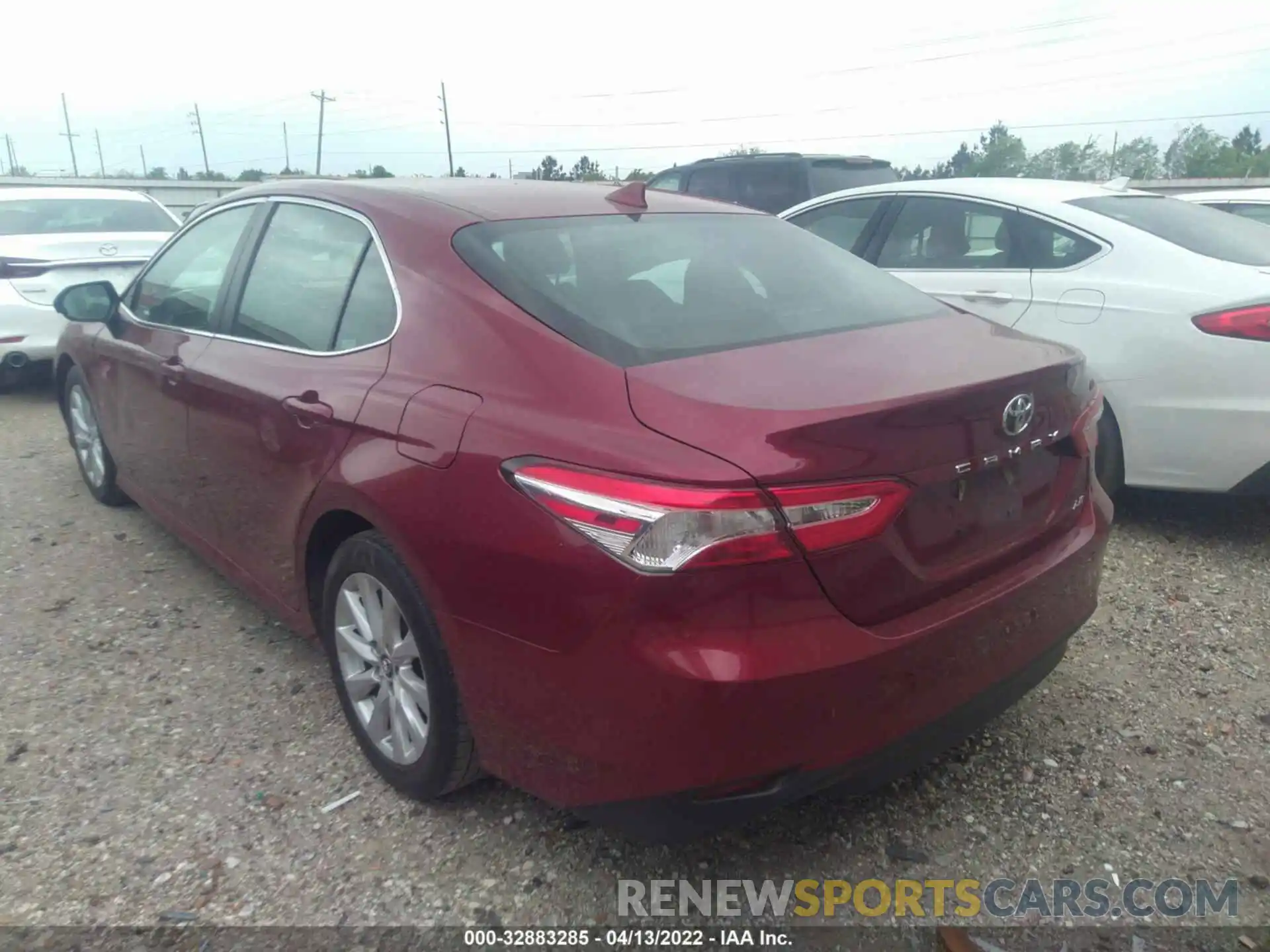 3 Photograph of a damaged car 4T1B11HK5KU741298 TOYOTA CAMRY 2019