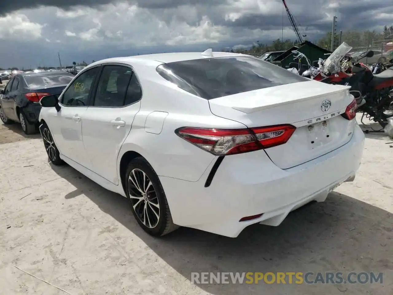 3 Photograph of a damaged car 4T1B11HK5KU742760 TOYOTA CAMRY 2019