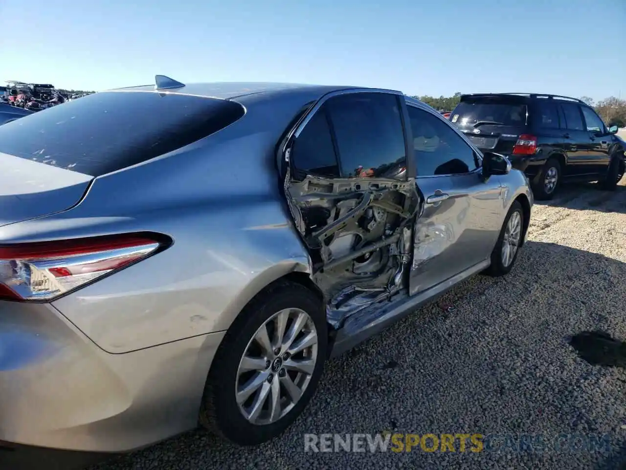 9 Photograph of a damaged car 4T1B11HK5KU743147 TOYOTA CAMRY 2019