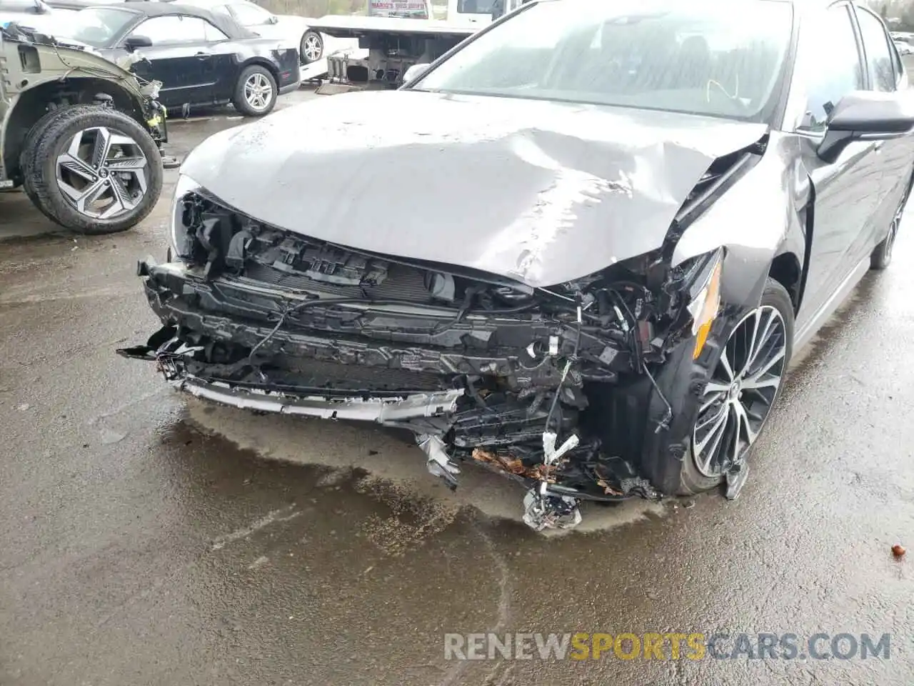 9 Photograph of a damaged car 4T1B11HK5KU746159 TOYOTA CAMRY 2019