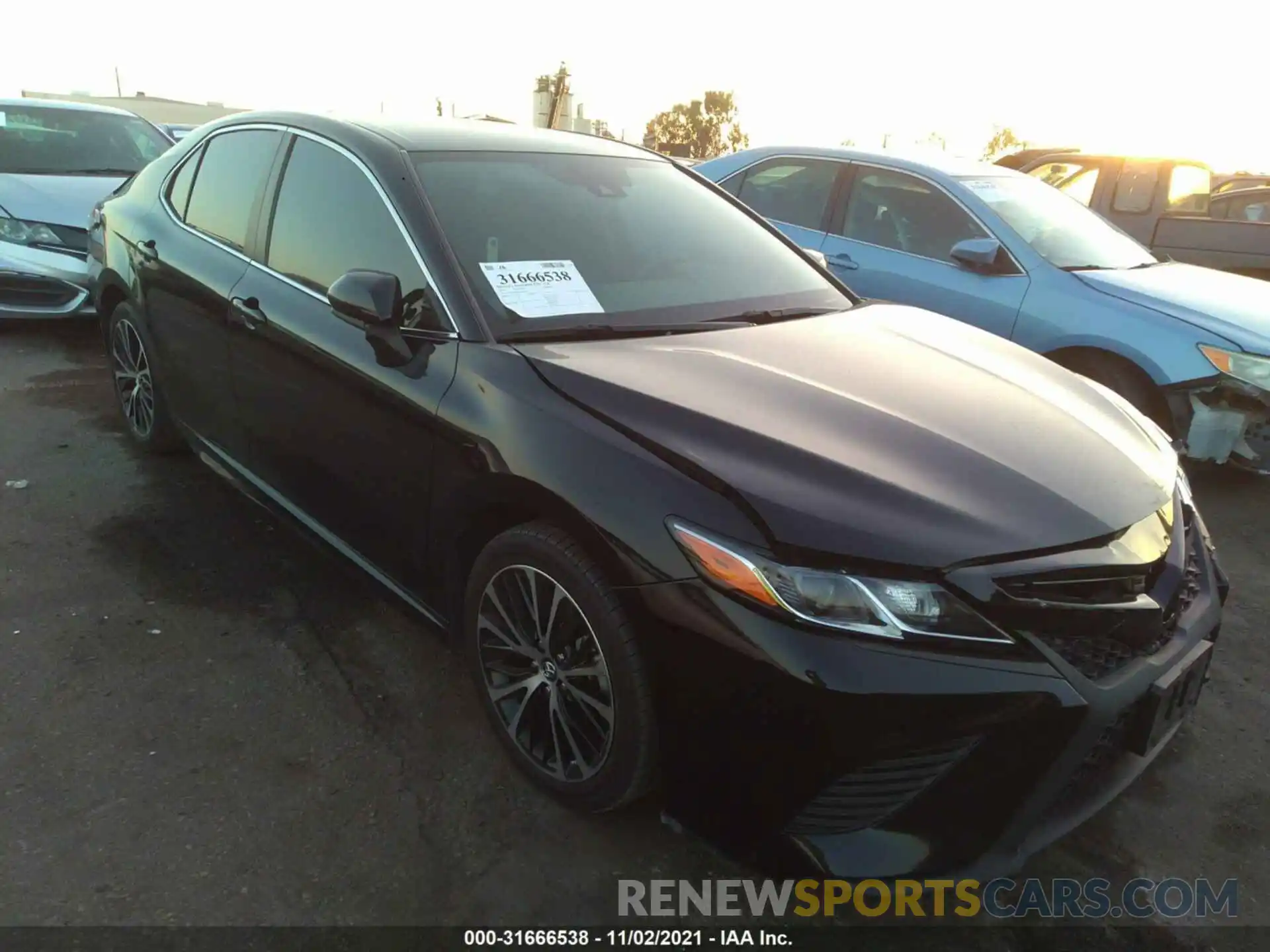 1 Photograph of a damaged car 4T1B11HK5KU748140 TOYOTA CAMRY 2019