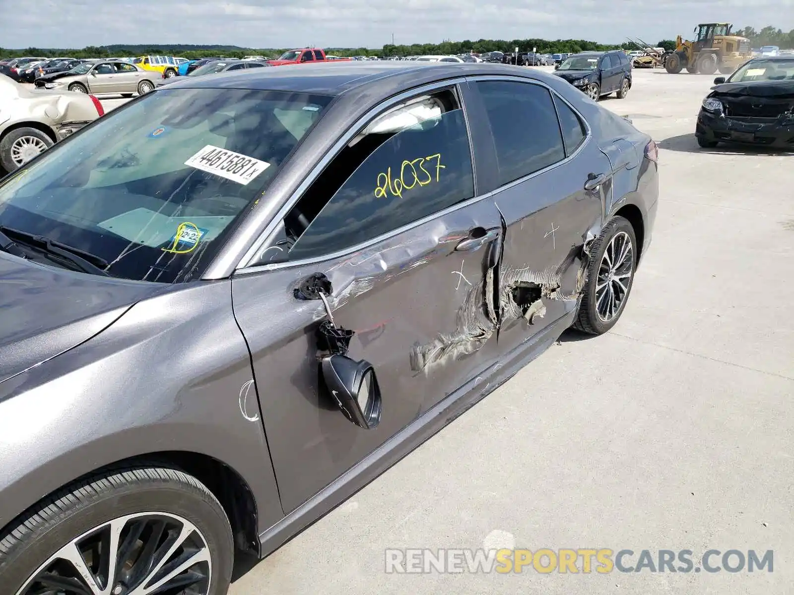 9 Photograph of a damaged car 4T1B11HK5KU748722 TOYOTA CAMRY 2019