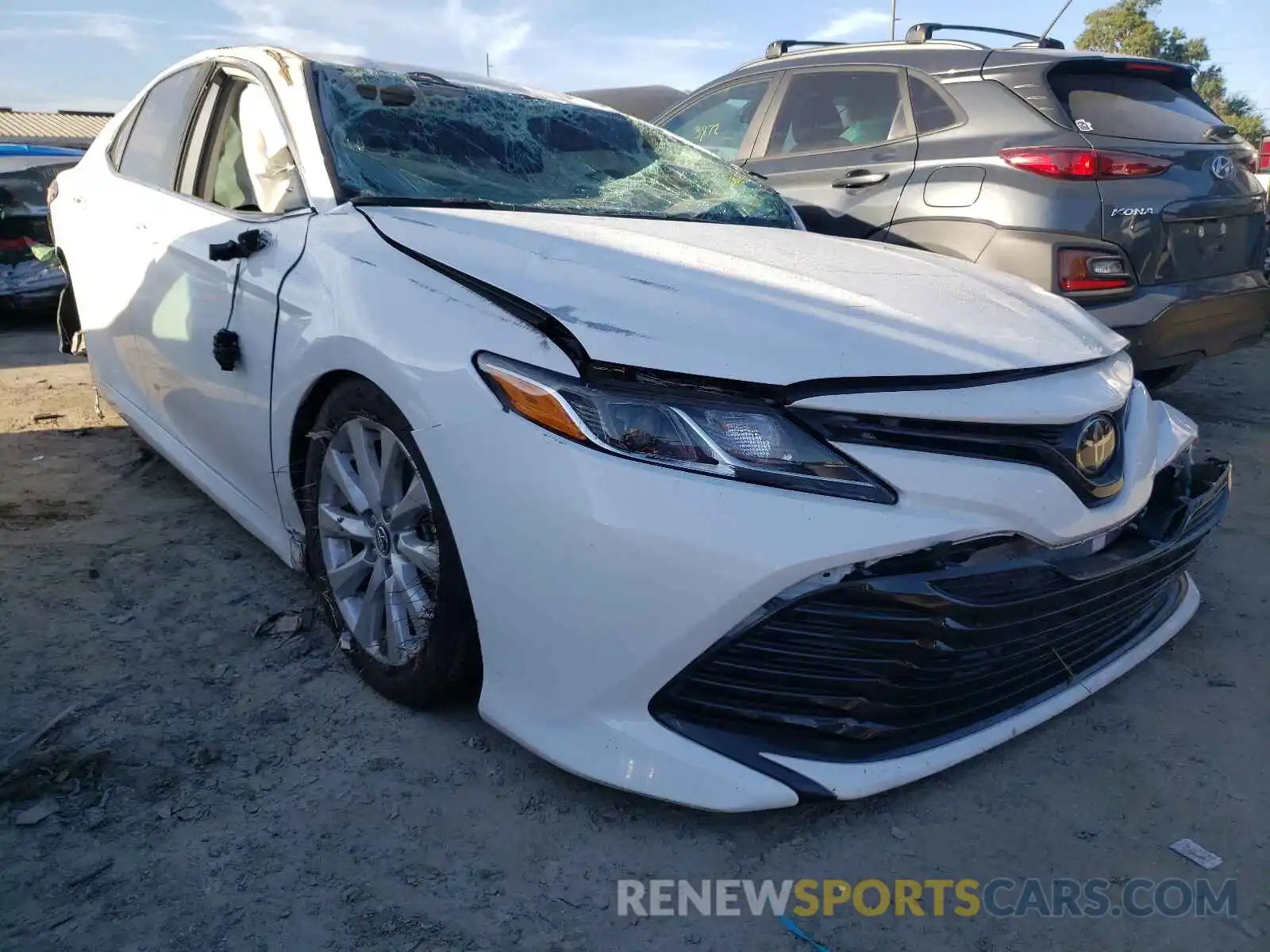 1 Photograph of a damaged car 4T1B11HK5KU748901 TOYOTA CAMRY 2019