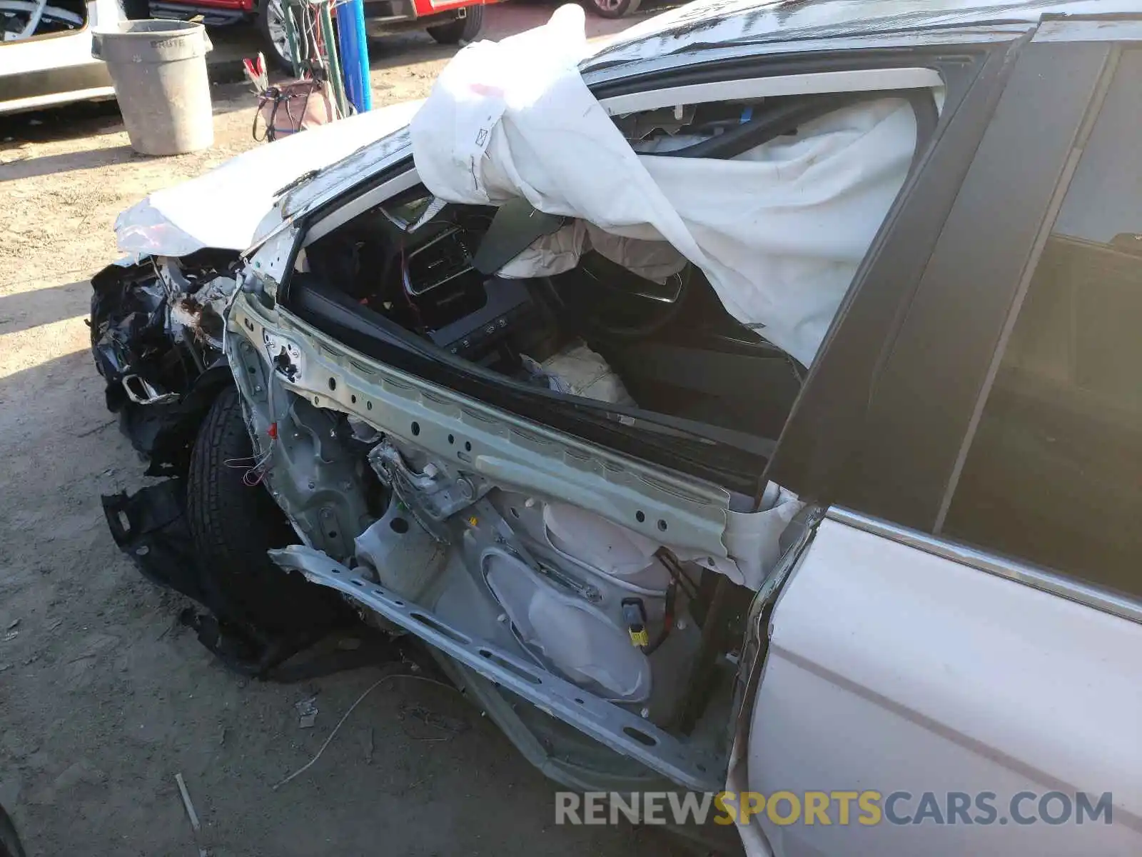 10 Photograph of a damaged car 4T1B11HK5KU748901 TOYOTA CAMRY 2019