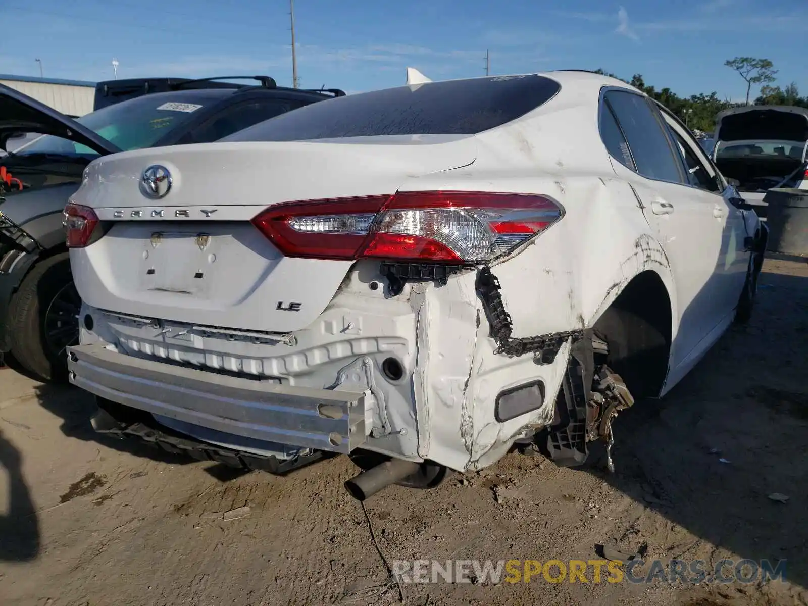 4 Photograph of a damaged car 4T1B11HK5KU748901 TOYOTA CAMRY 2019