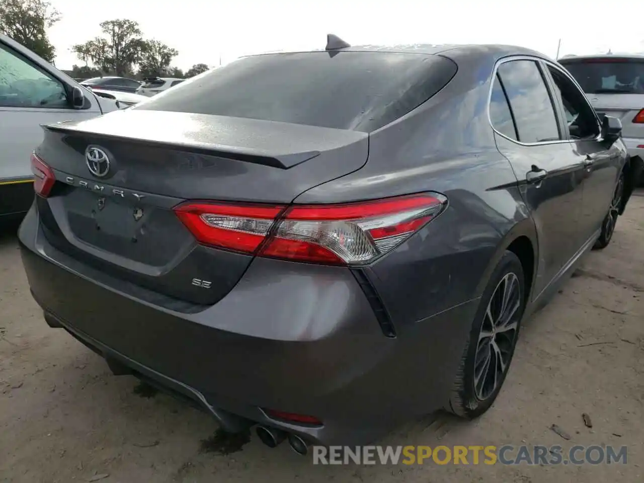 4 Photograph of a damaged car 4T1B11HK5KU749014 TOYOTA CAMRY 2019