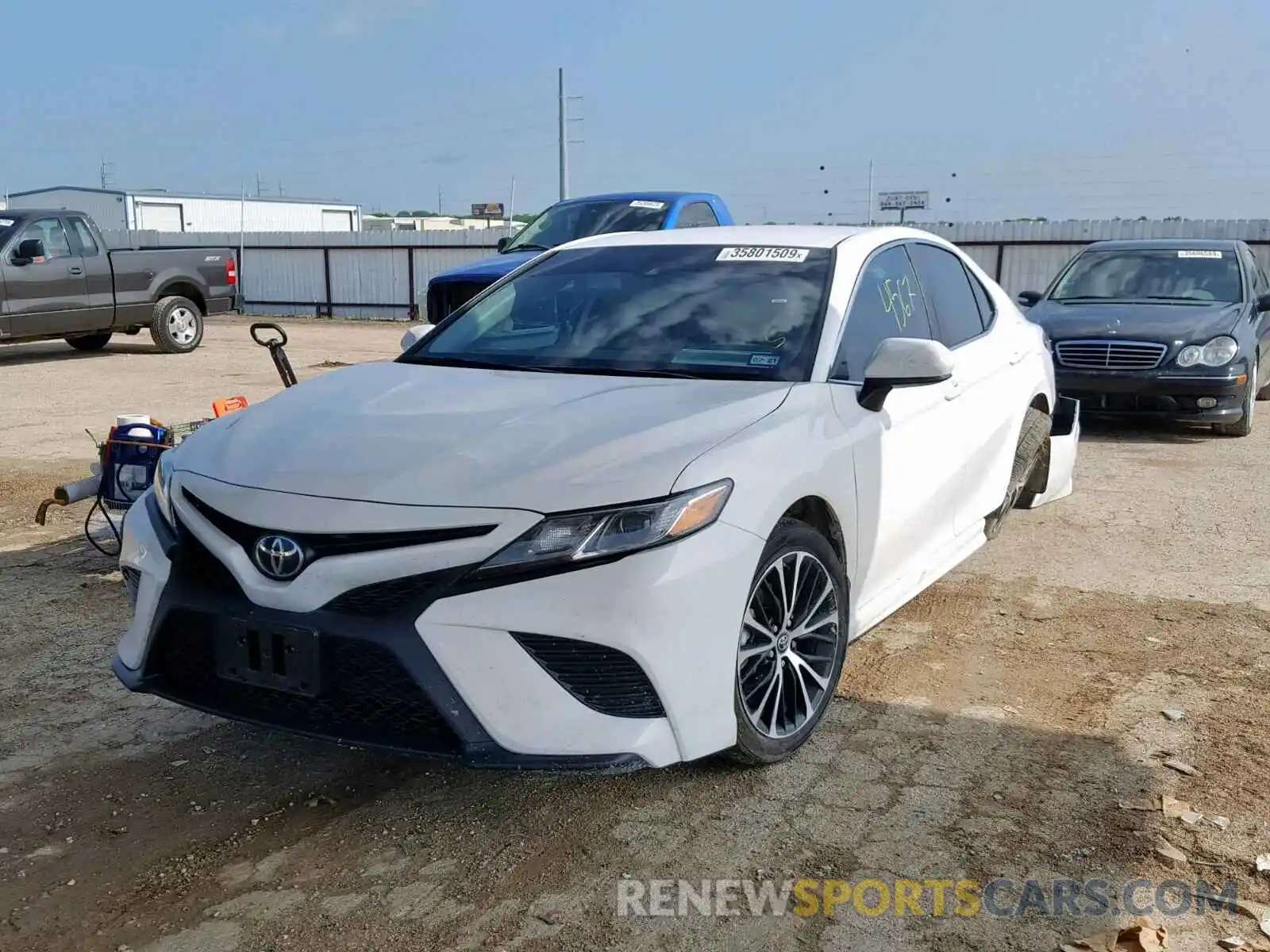 2 Photograph of a damaged car 4T1B11HK5KU750180 TOYOTA CAMRY 2019