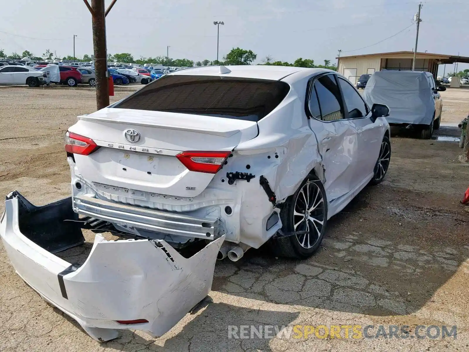 4 Photograph of a damaged car 4T1B11HK5KU750180 TOYOTA CAMRY 2019