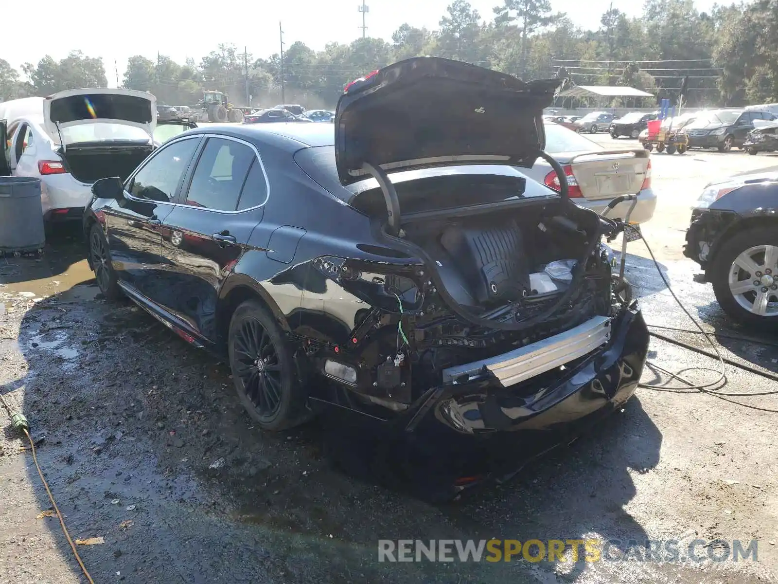 3 Photograph of a damaged car 4T1B11HK5KU750647 TOYOTA CAMRY 2019