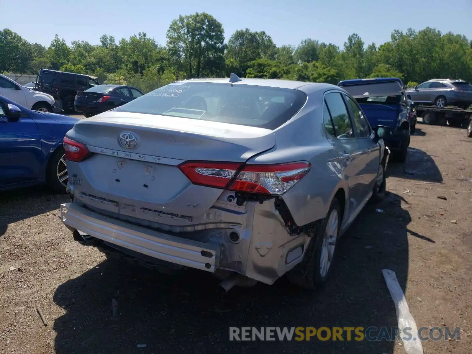 4 Photograph of a damaged car 4T1B11HK5KU752334 TOYOTA CAMRY 2019