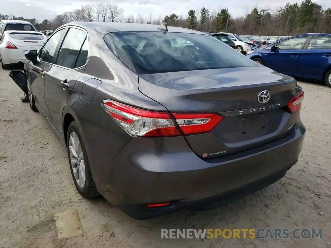 3 Photograph of a damaged car 4T1B11HK5KU752527 TOYOTA CAMRY 2019