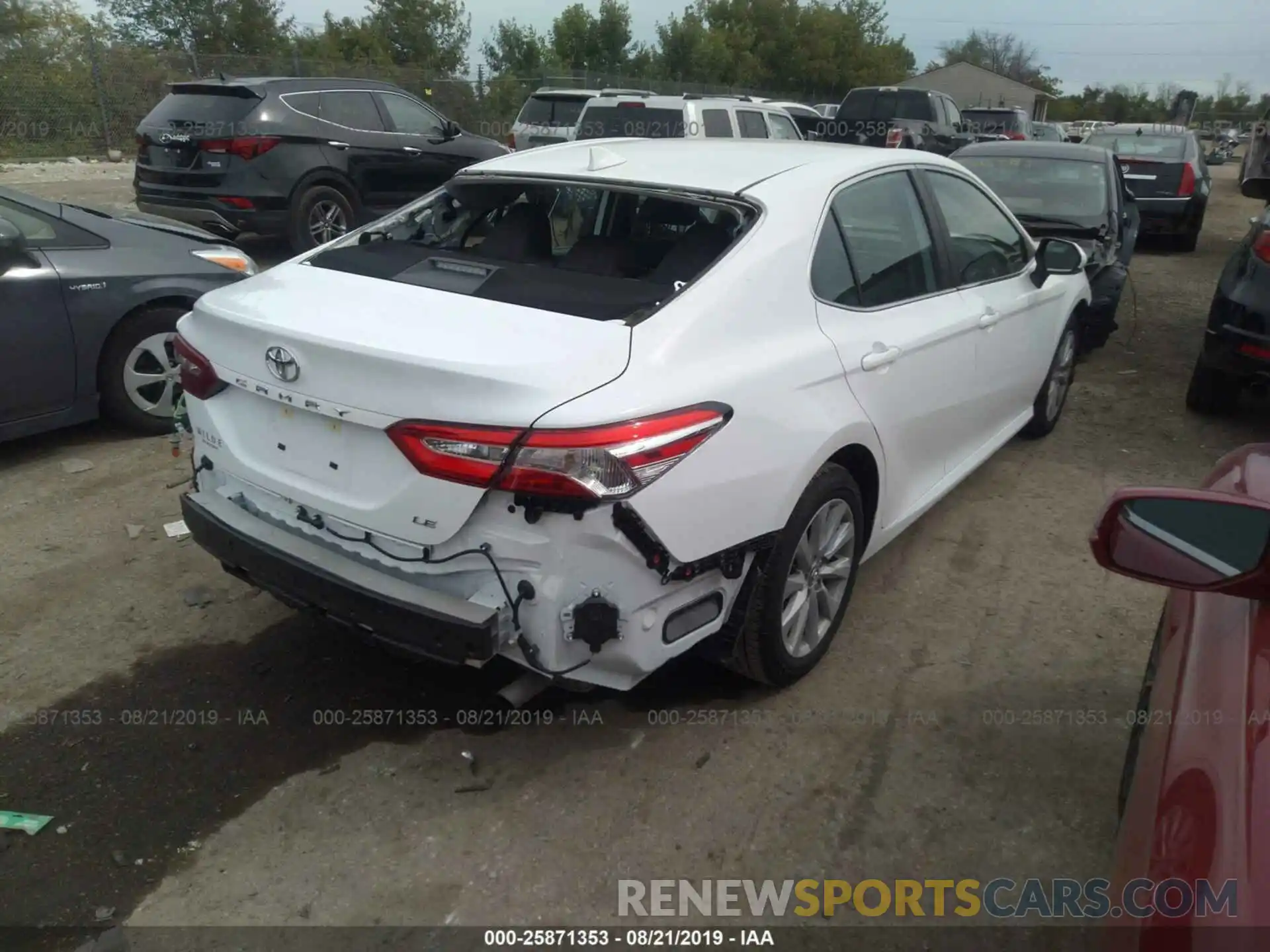 4 Фотография поврежденного автомобиля 4T1B11HK5KU752575 TOYOTA CAMRY 2019