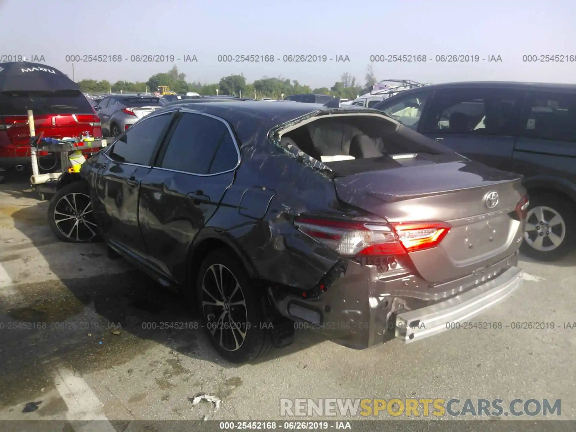 3 Photograph of a damaged car 4T1B11HK5KU753046 TOYOTA CAMRY 2019