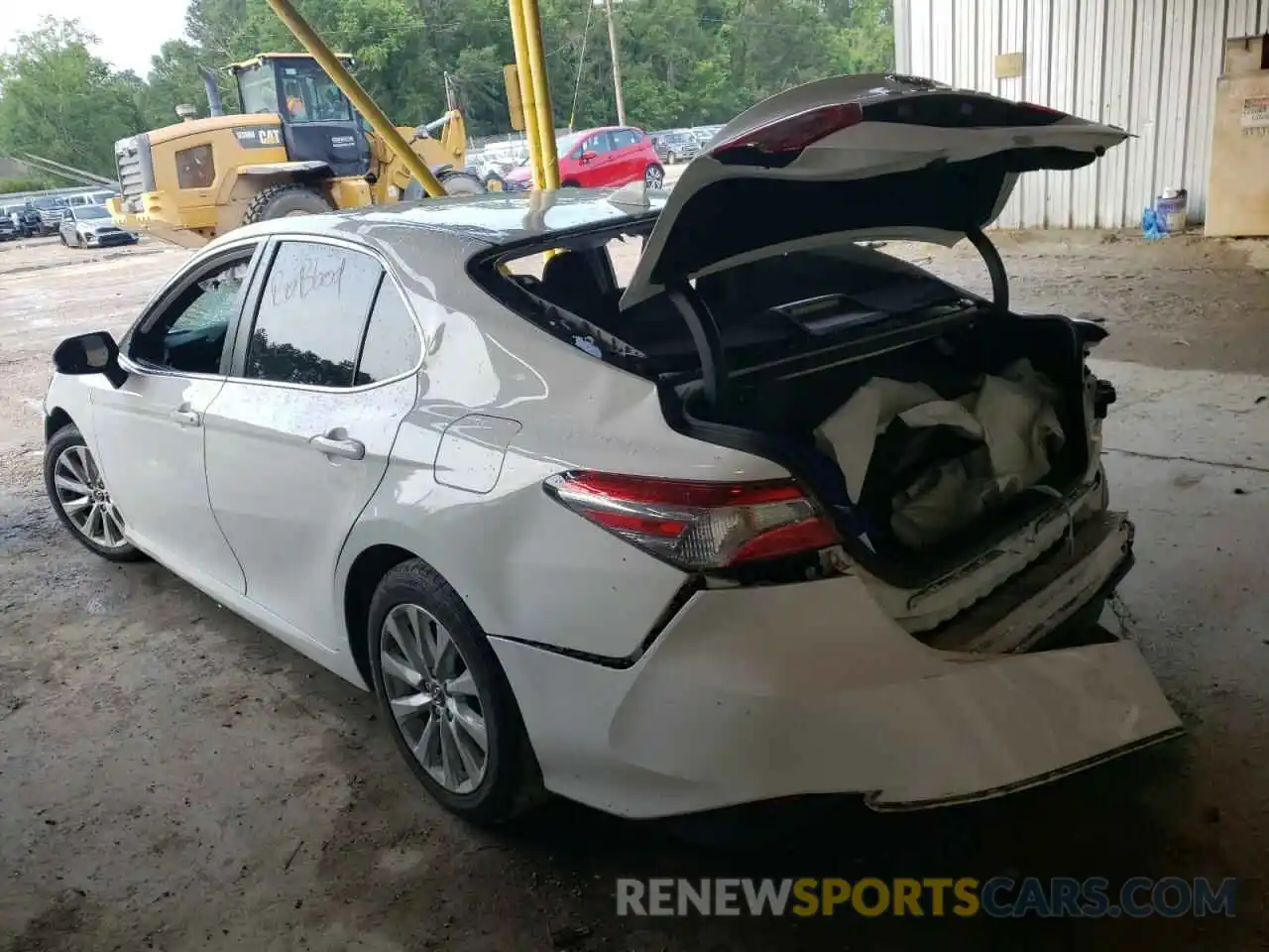 3 Photograph of a damaged car 4T1B11HK5KU754715 TOYOTA CAMRY 2019