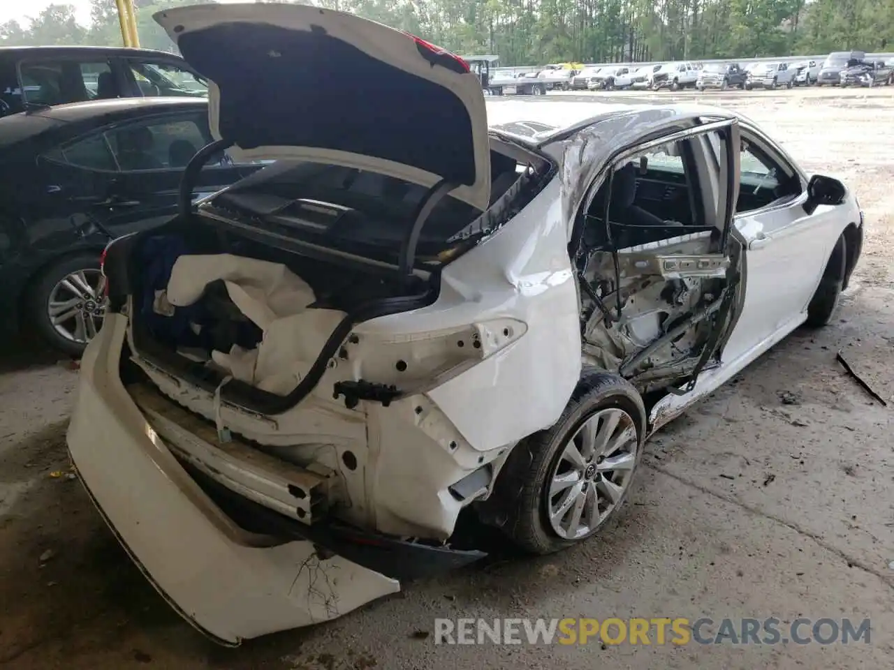 4 Photograph of a damaged car 4T1B11HK5KU754715 TOYOTA CAMRY 2019