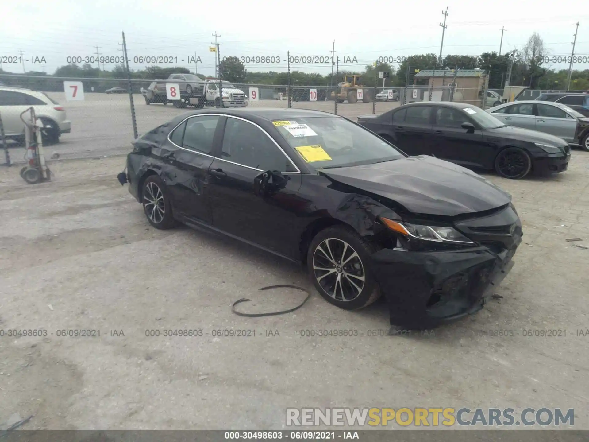 1 Photograph of a damaged car 4T1B11HK5KU755010 TOYOTA CAMRY 2019