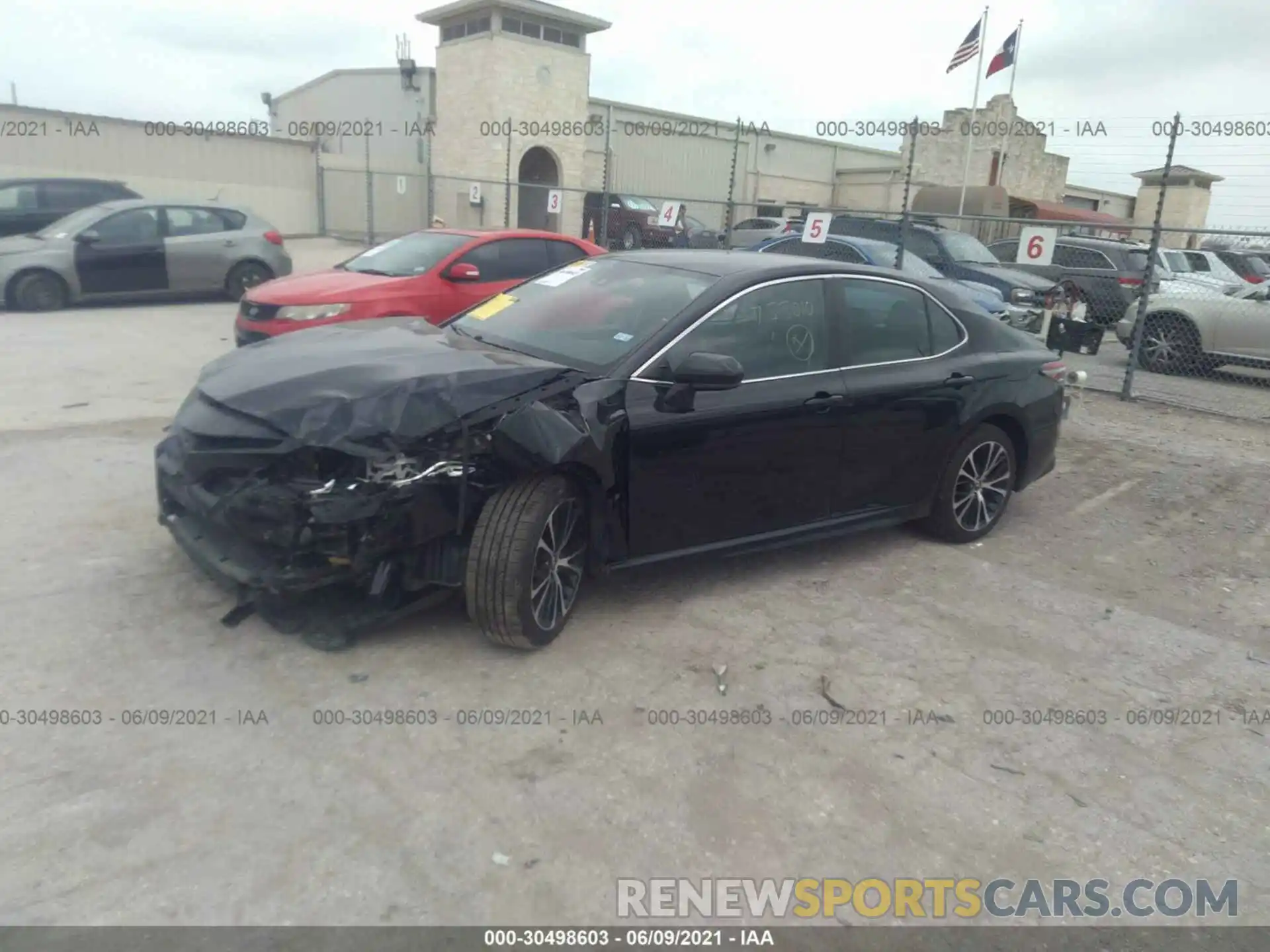 2 Photograph of a damaged car 4T1B11HK5KU755010 TOYOTA CAMRY 2019