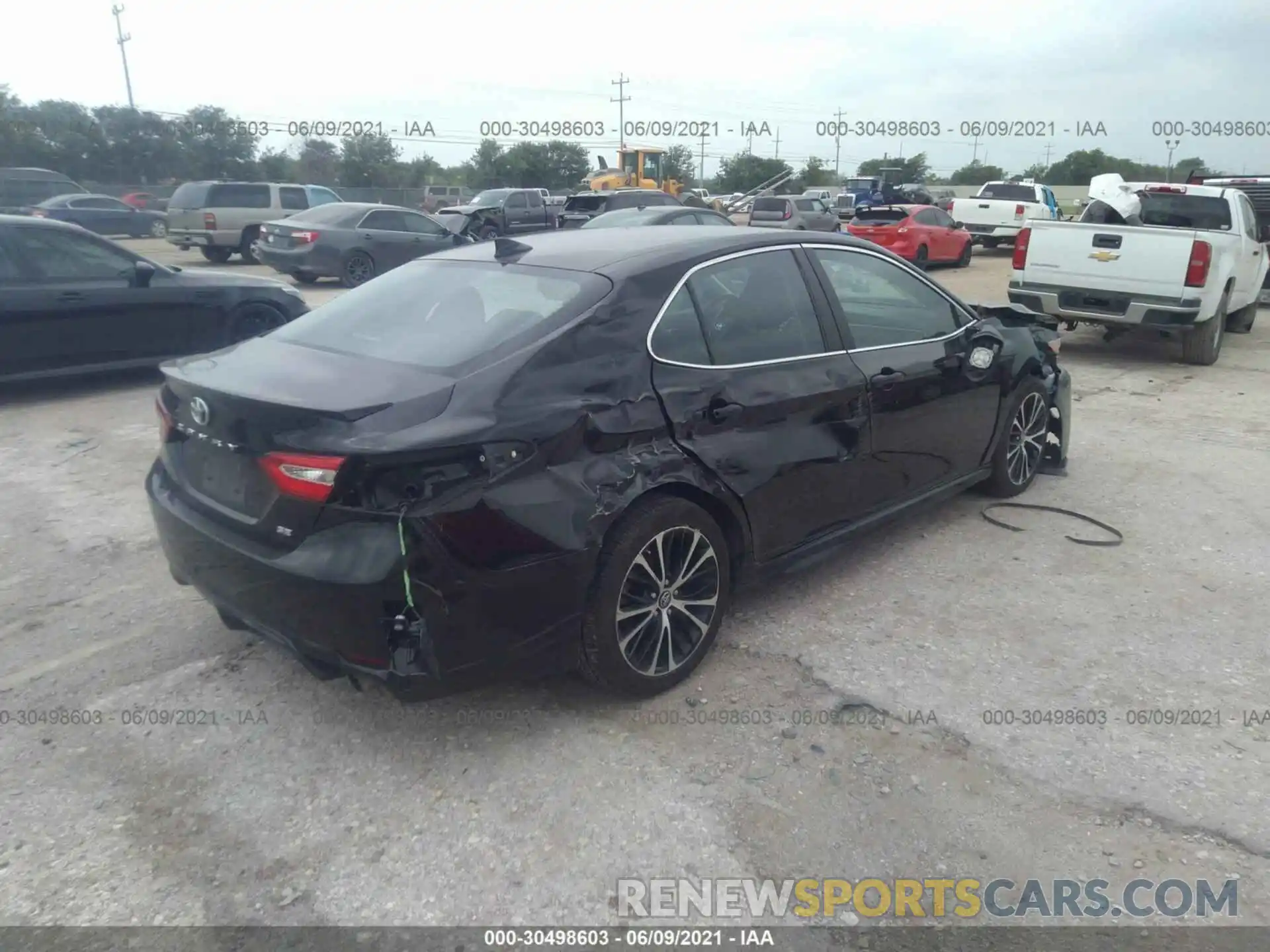 4 Photograph of a damaged car 4T1B11HK5KU755010 TOYOTA CAMRY 2019