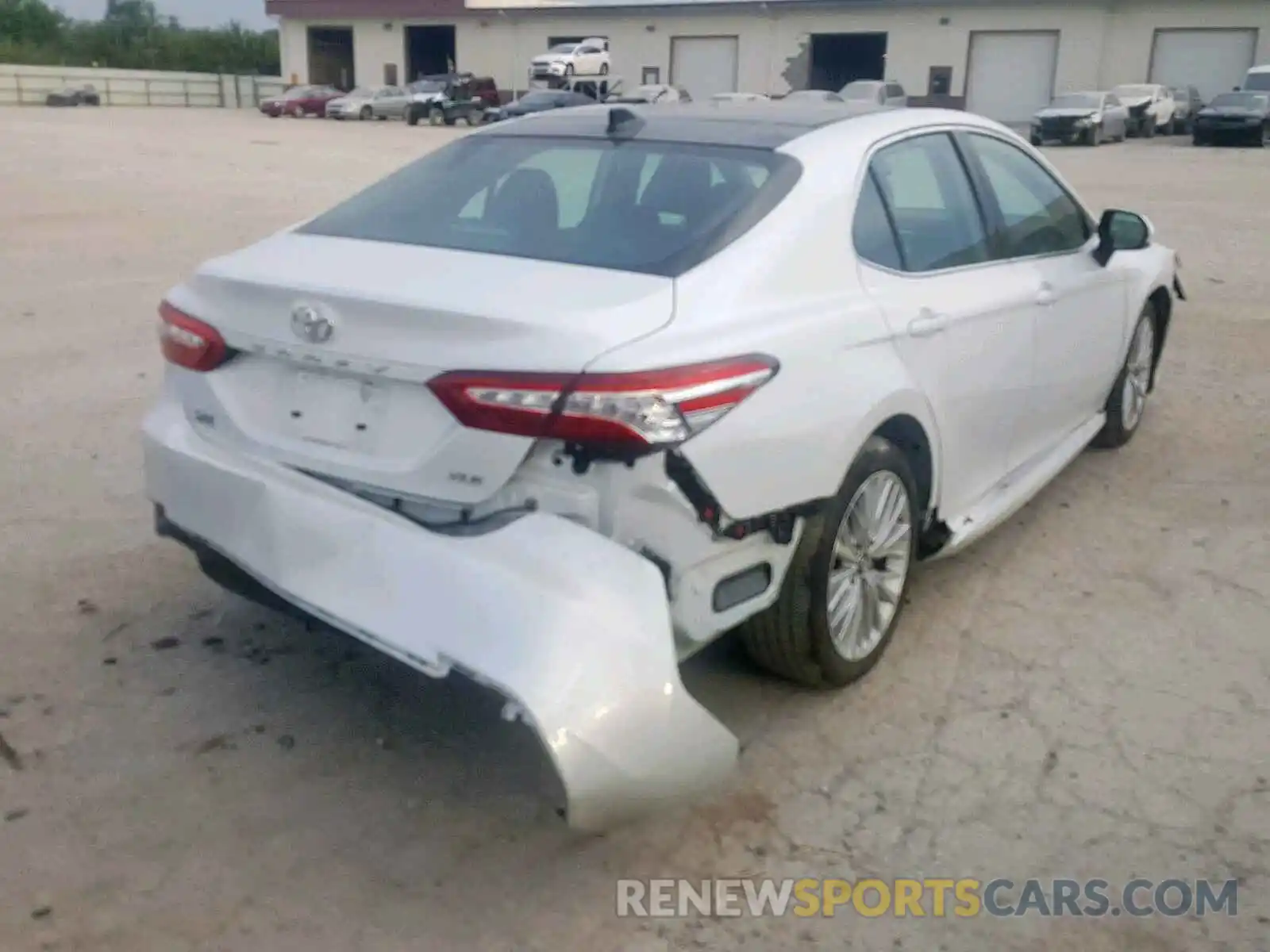 4 Фотография поврежденного автомобиля 4T1B11HK5KU755721 TOYOTA CAMRY 2019