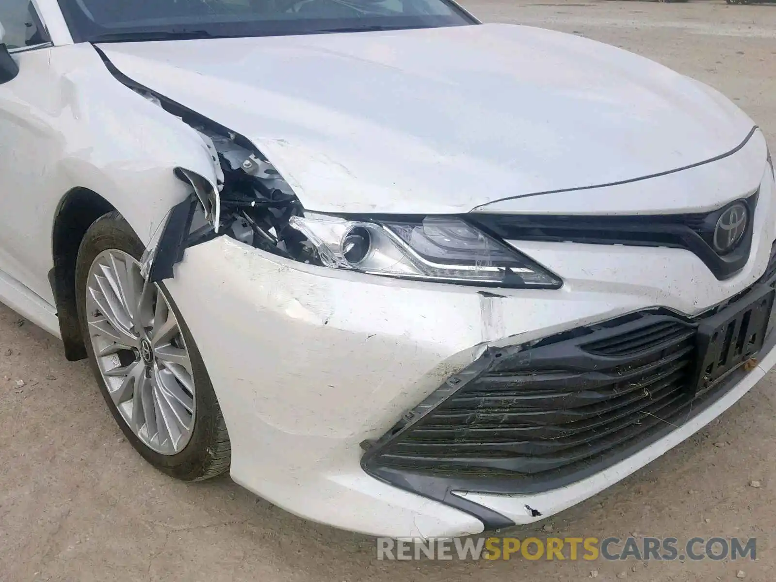 9 Photograph of a damaged car 4T1B11HK5KU755721 TOYOTA CAMRY 2019