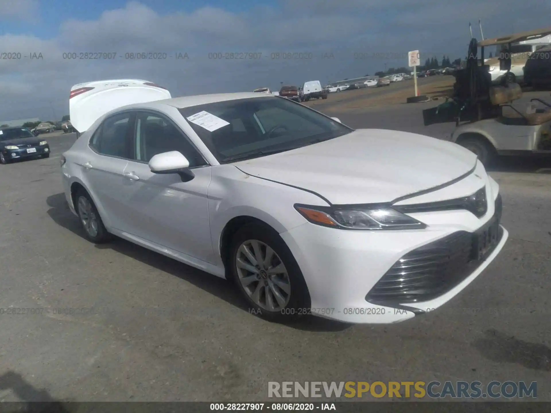 1 Photograph of a damaged car 4T1B11HK5KU756111 TOYOTA CAMRY 2019