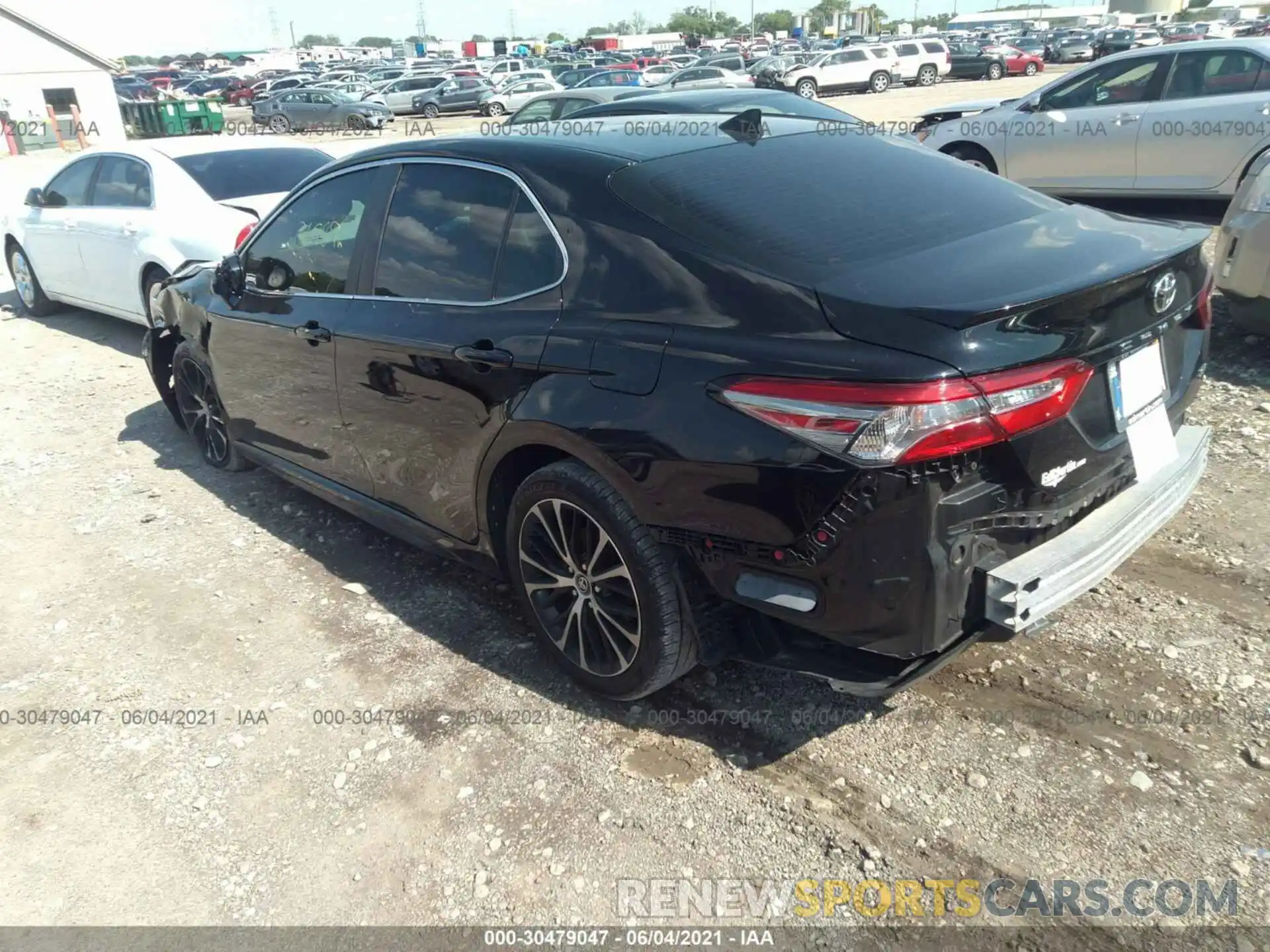 3 Photograph of a damaged car 4T1B11HK5KU757291 TOYOTA CAMRY 2019